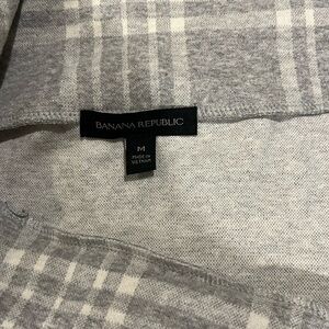 Worn twice , long sleeve banana republic dress. Form fitting cowl neck.